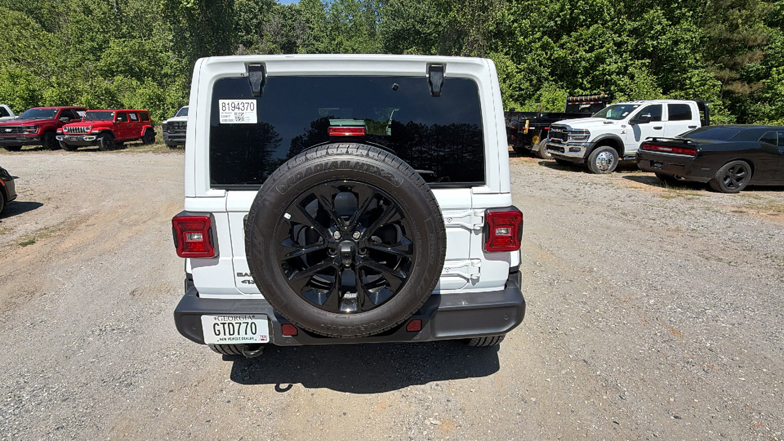 Used 2025 Jeep Wrangler Unlimited Sahara w/ Safety Group AWD/4WD image 9