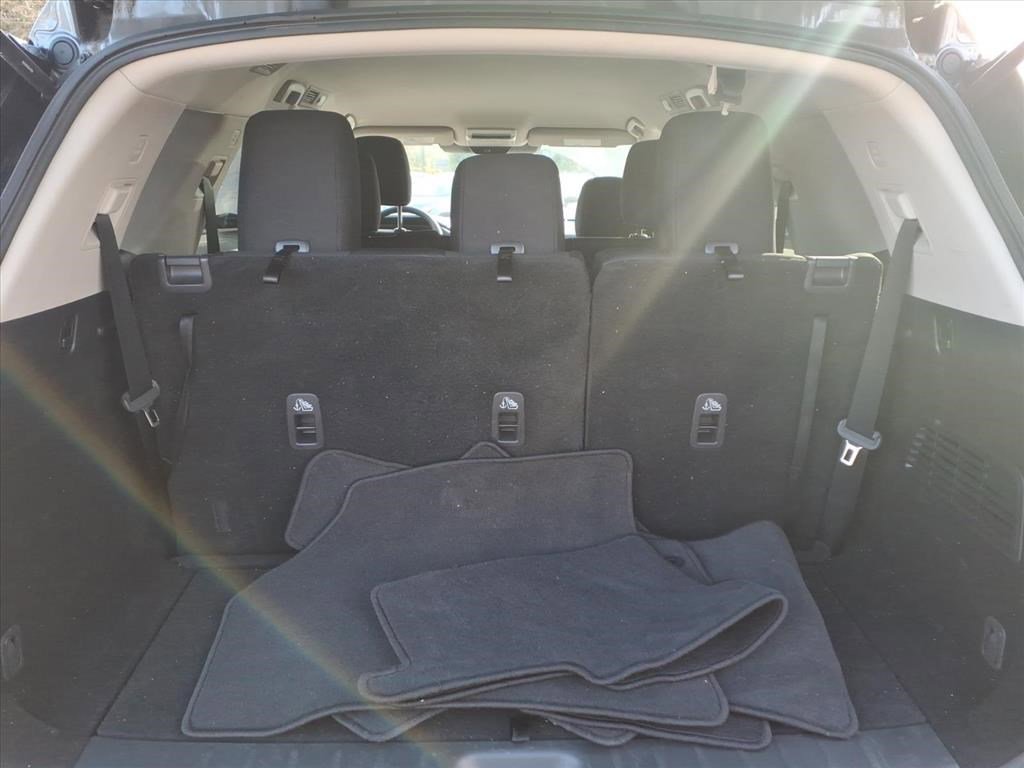 Used 2024 Nissan Pathfinder S image 24