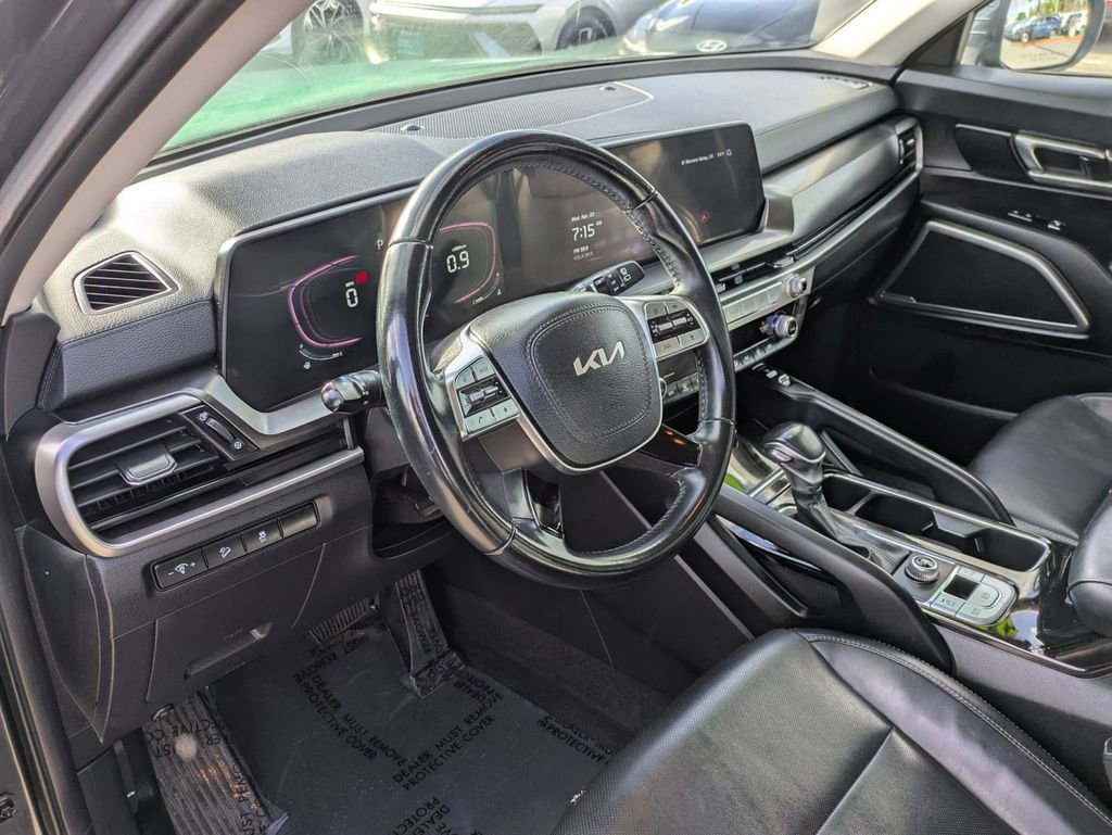 Used 2024 Kia Telluride S FWD image 13