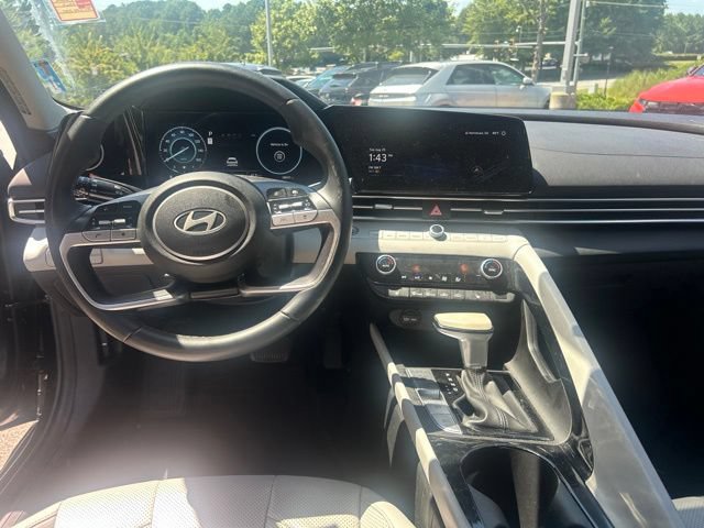 Used 2024 Hyundai Elantra Limited FWD image 8