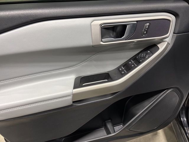 Used 2021 Ford Explorer XLT w/ Equipment Group 202A image 16