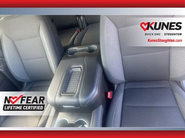 Used 2024 GMC Yukon SLE image 15