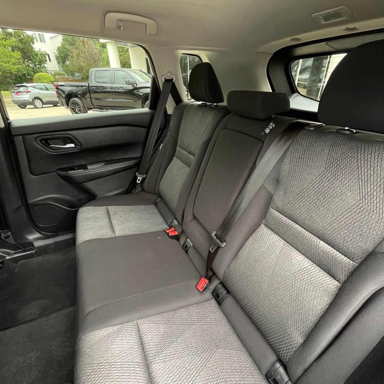 Used 2024 Nissan Rogue SV FWD image 24