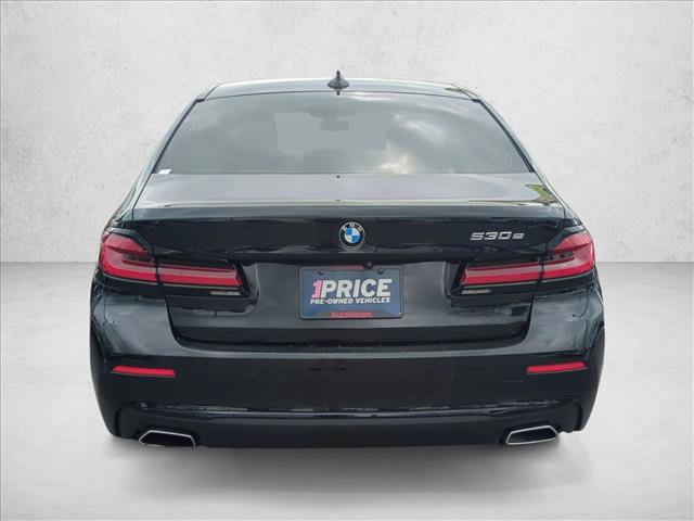 Used 2021 BMW 530e w/ Premium Package image 7