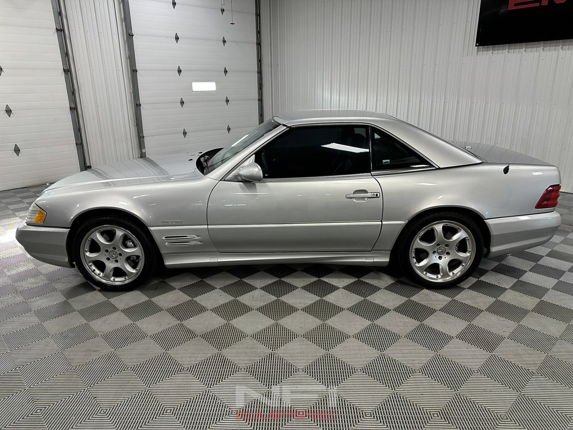 Used 2002 Mercedes-Benz SL 500 image 6
