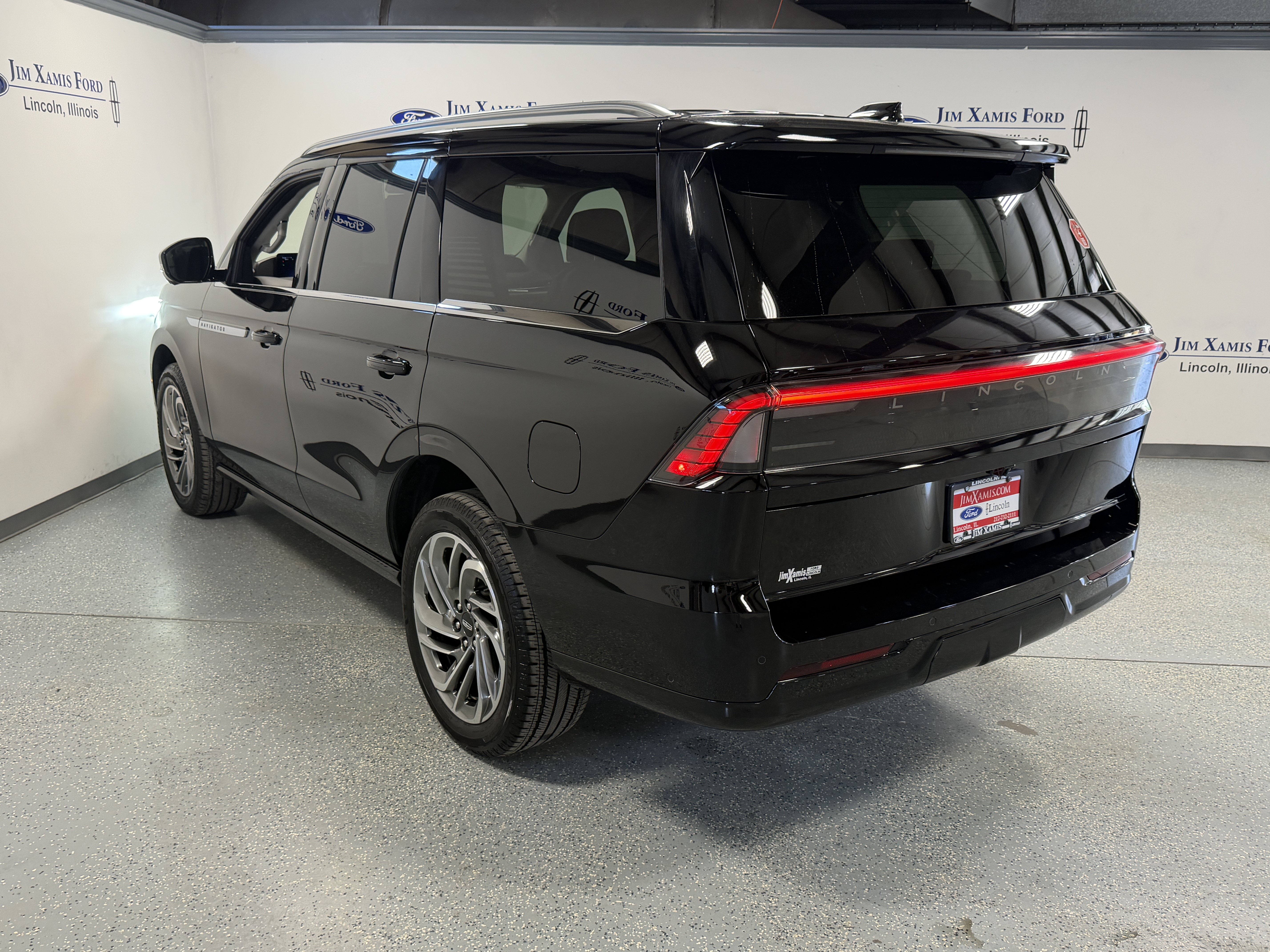 Used 2025 Lincoln Navigator Reserve AWD/4WD image 36