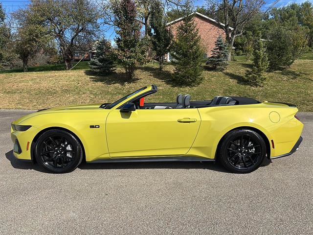 Certified 2025 Ford Mustang GT Premium RWD image 2