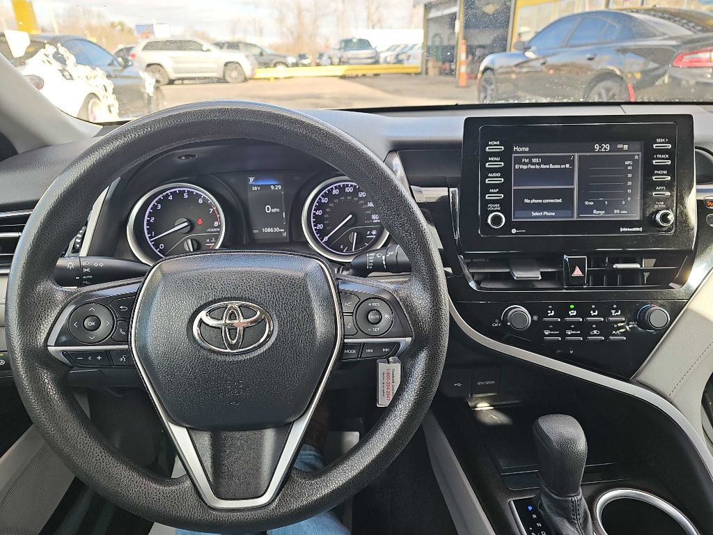 Used 2021 Toyota Camry LE image 32