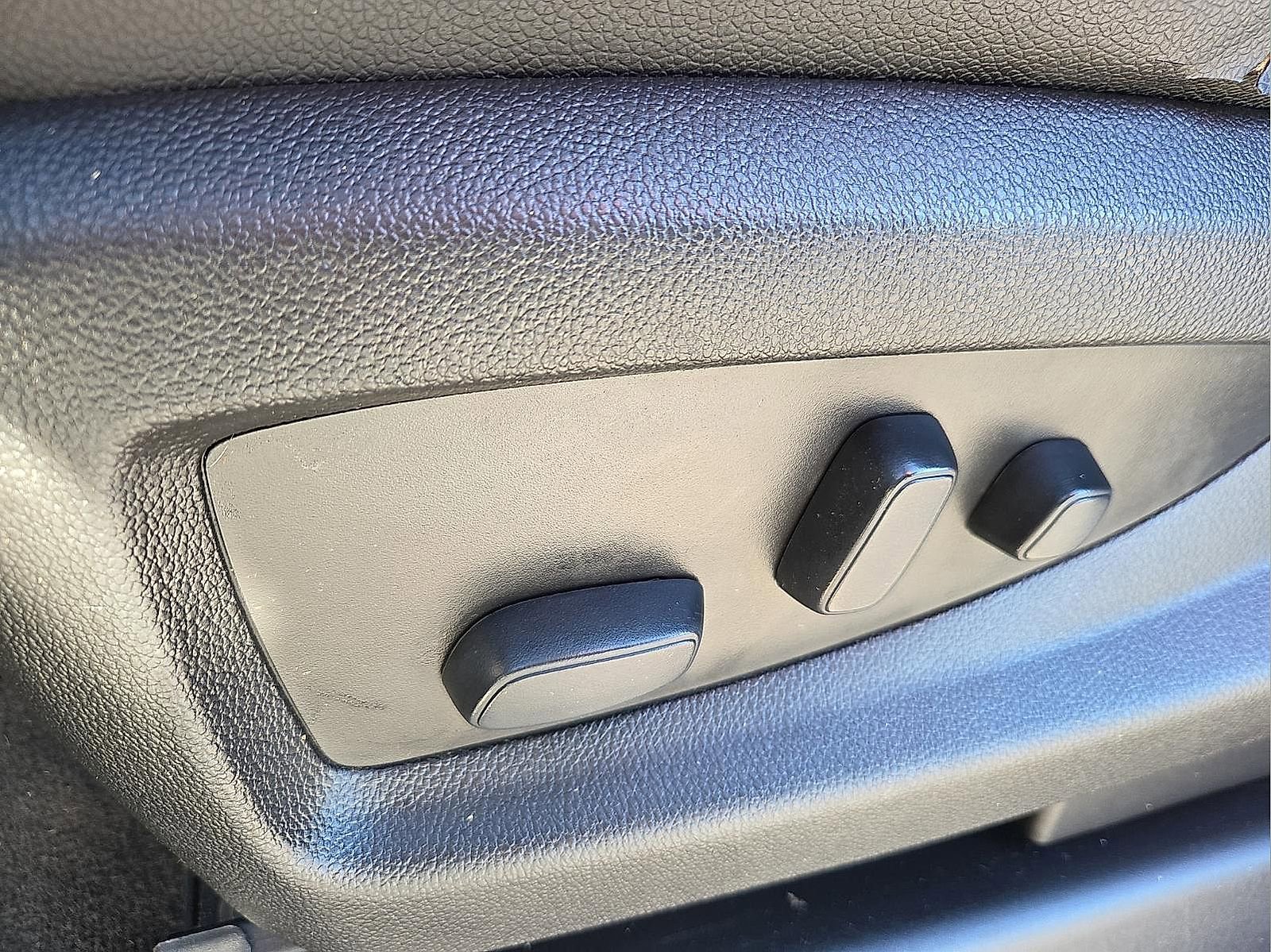 Used 2020 GMC Yukon XL SLT image 16