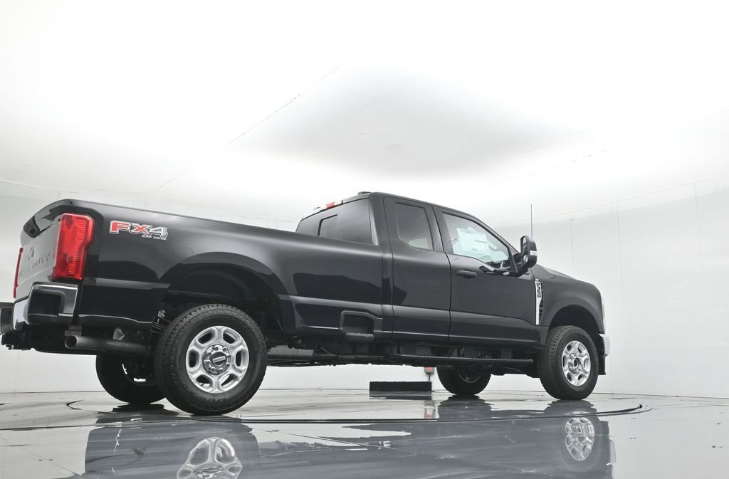 New 2026 Ford F350 XLT w/ FX4 Off-Road Package AWD/4WD image 47