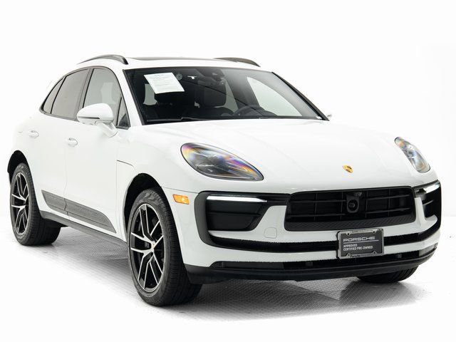 Certified 2025 Porsche Macan image 33