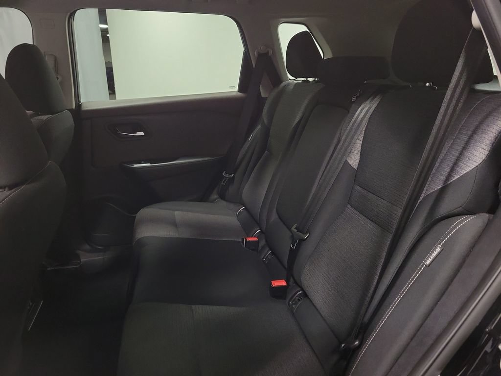 Used 2023 Nissan Rogue SV AWD/4WD image 19