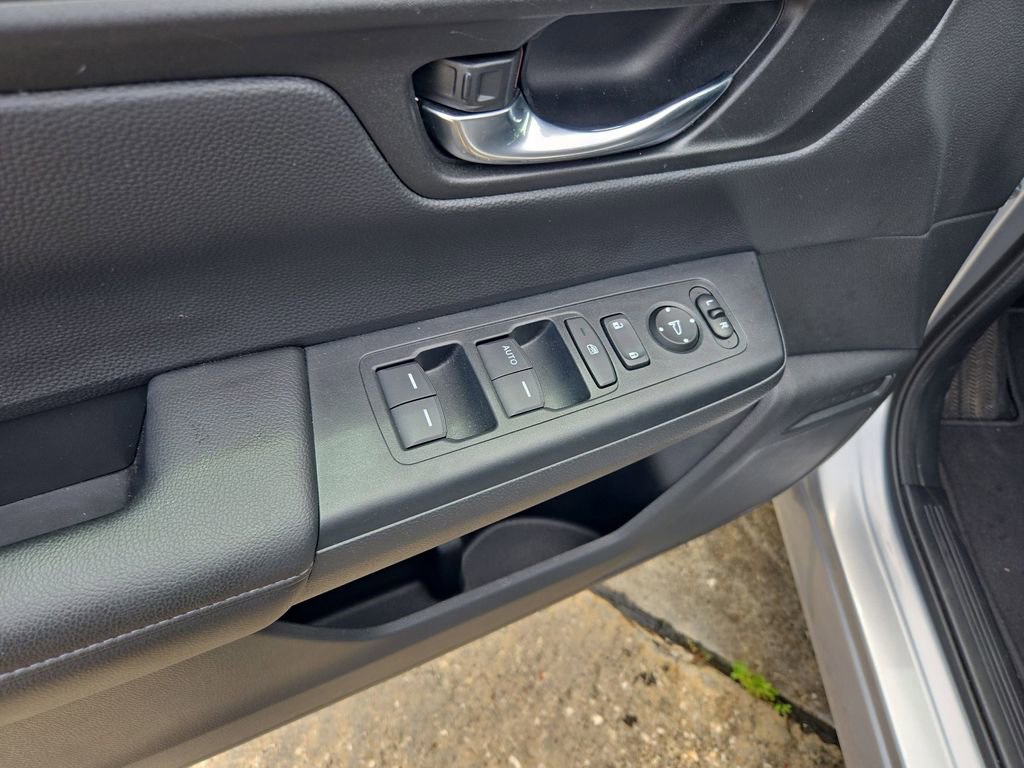Used 2025 Honda CR-V LX image 13