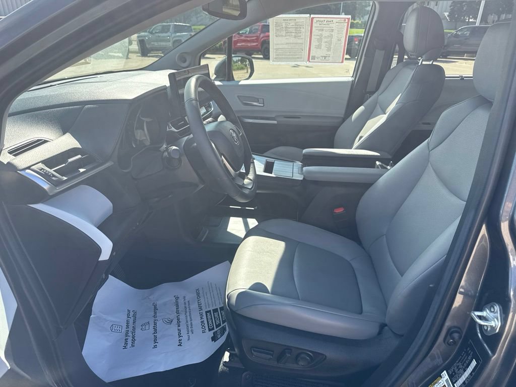 Certified 2025 Toyota Sienna XLE w/ XLE Plus Package AWD/4WD image 7
