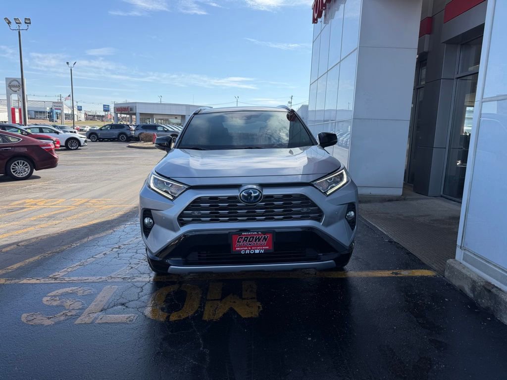 Used 2020 Toyota RAV4 XSE image 2