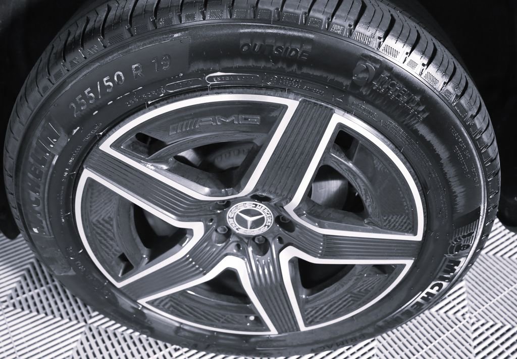 Used 2026 Mercedes-Benz GLC 300 4MATIC image 7