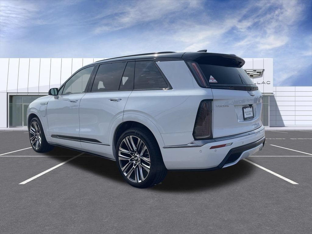 Certified 2026 Cadillac Vistiq Luxury w/ LPO, Floor Liner Package AWD/4WD image 6