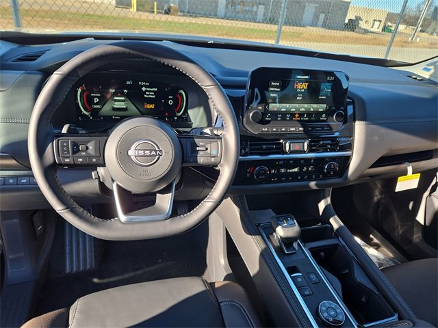 New 2025 Nissan Pathfinder Platinum w/ Cargo Package image 32