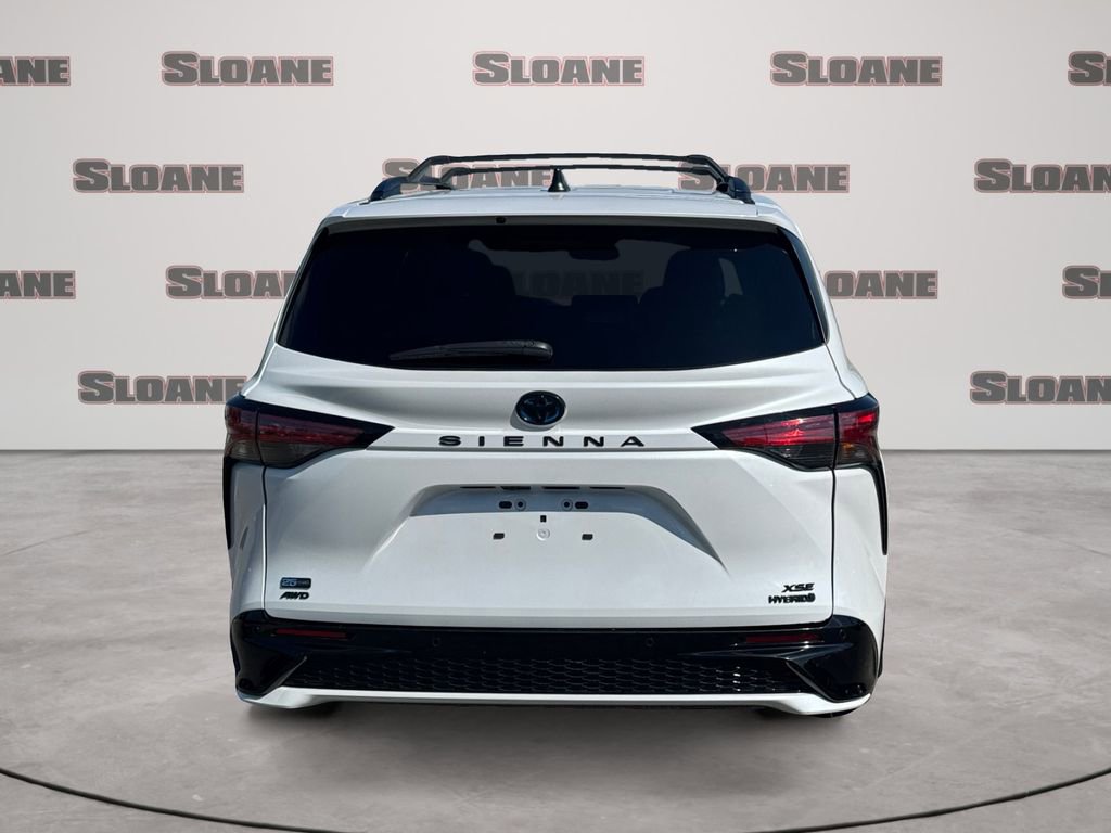 Used 2023 Toyota Sienna XSE AWD/4WD image 4