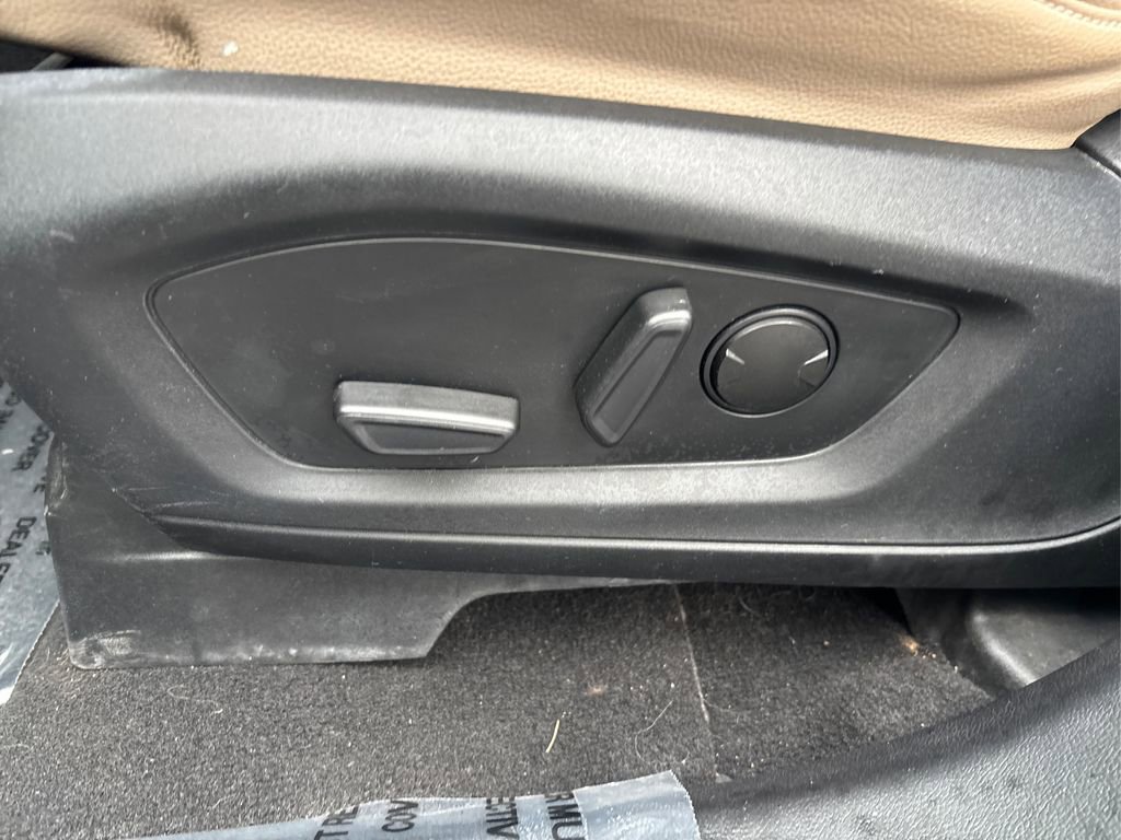 Used 2020 Ford Explorer XLT w/ Equipment Group 202A image 40