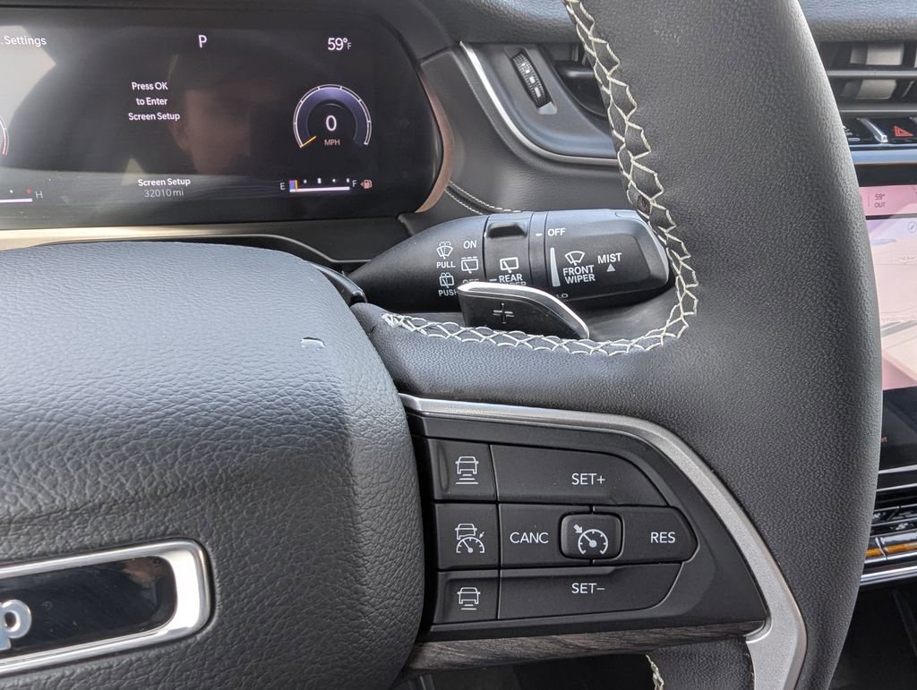 Used 2023 Jeep Grand Cherokee Limited w/ Luxury Tech Group II AWD/4WD image 35