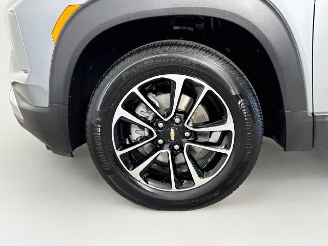 Used 2025 Chevrolet TrailBlazer LT AWD/4WD image 28