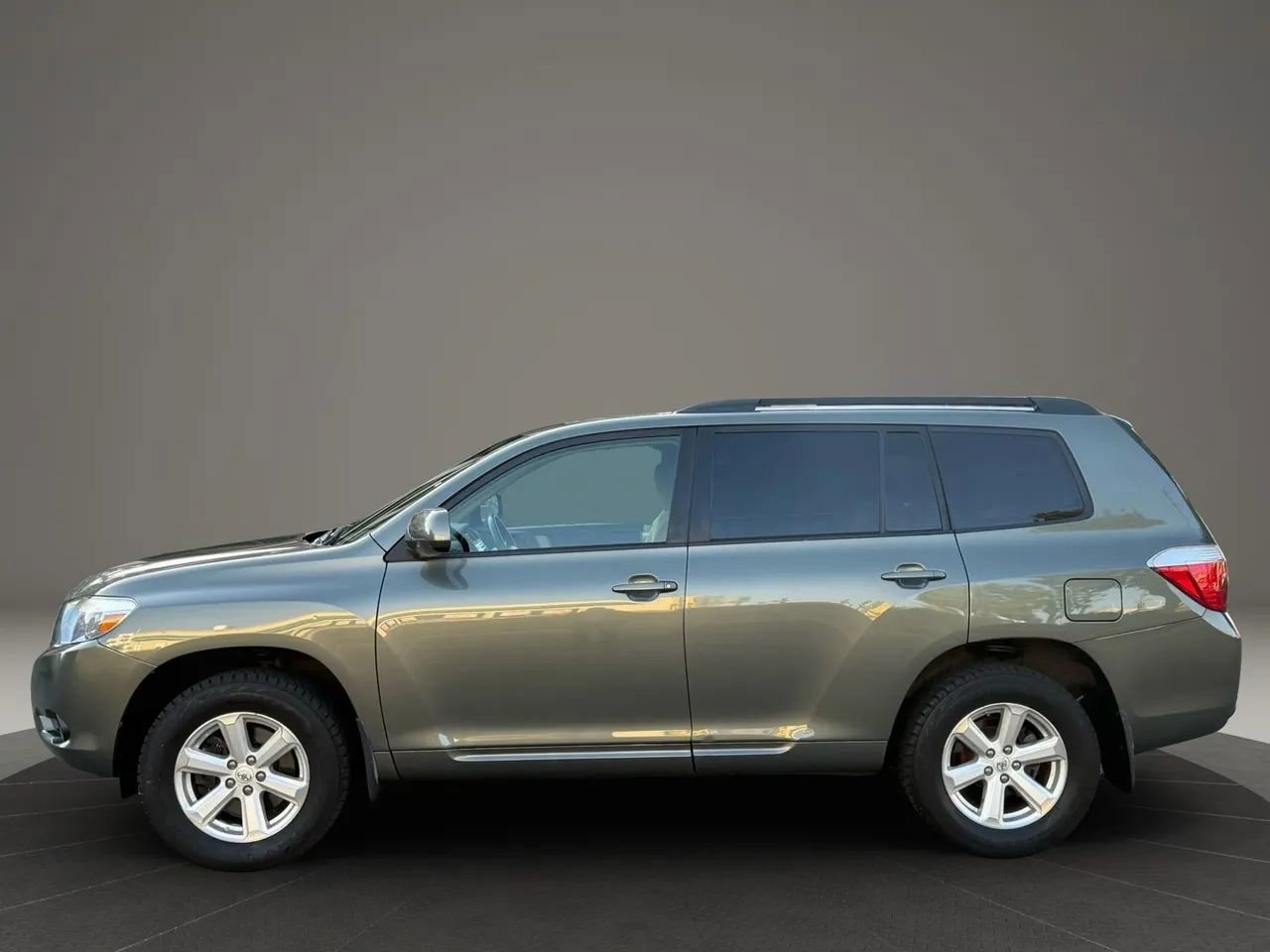 Used 2010 Toyota Highlander 2WD image 5