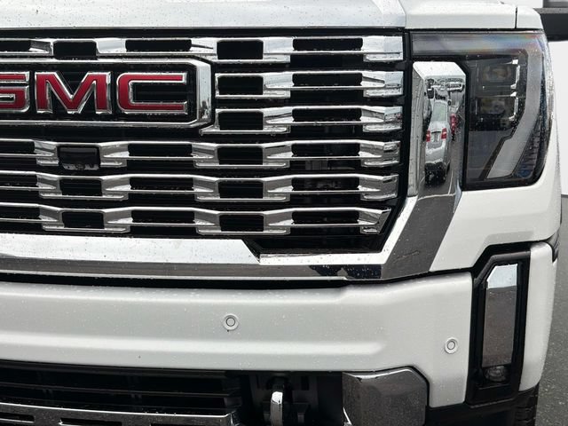 Used 2025 GMC Sierra 2500 Denali w/ Denali Reserve Package AWD/4WD image 9