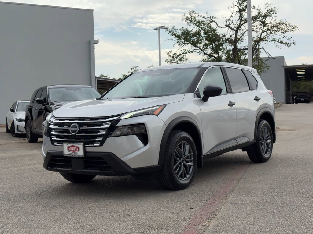 Used 2025 Nissan Rogue S image 7