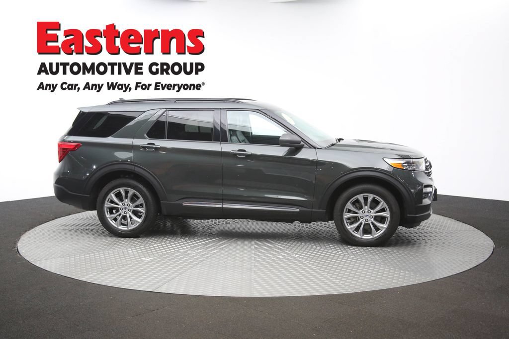 Used 2022 Ford Explorer XLT w/ Equipment Group 202A AWD/4WD image 49