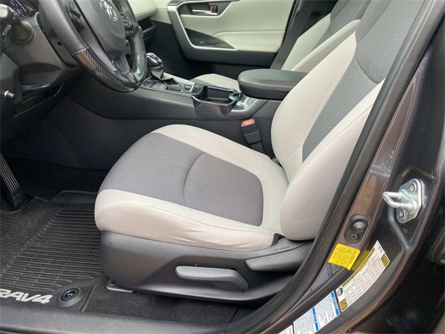 Used 2019 Toyota RAV4 XLE image 19