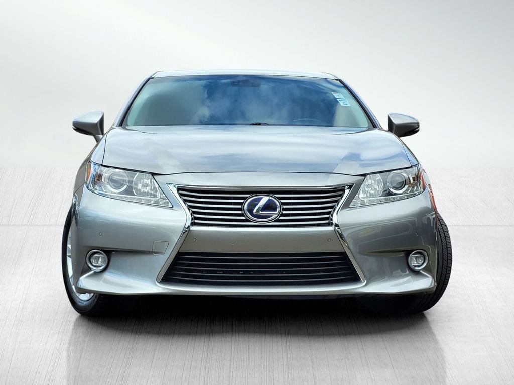 Used 2015 Lexus ES 300h w/ Navigation System Package image 2