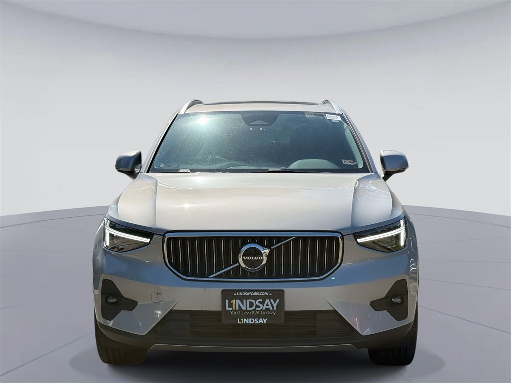 Used 2024 Volvo XC40 B5 Plus w/ Climate Package image 7