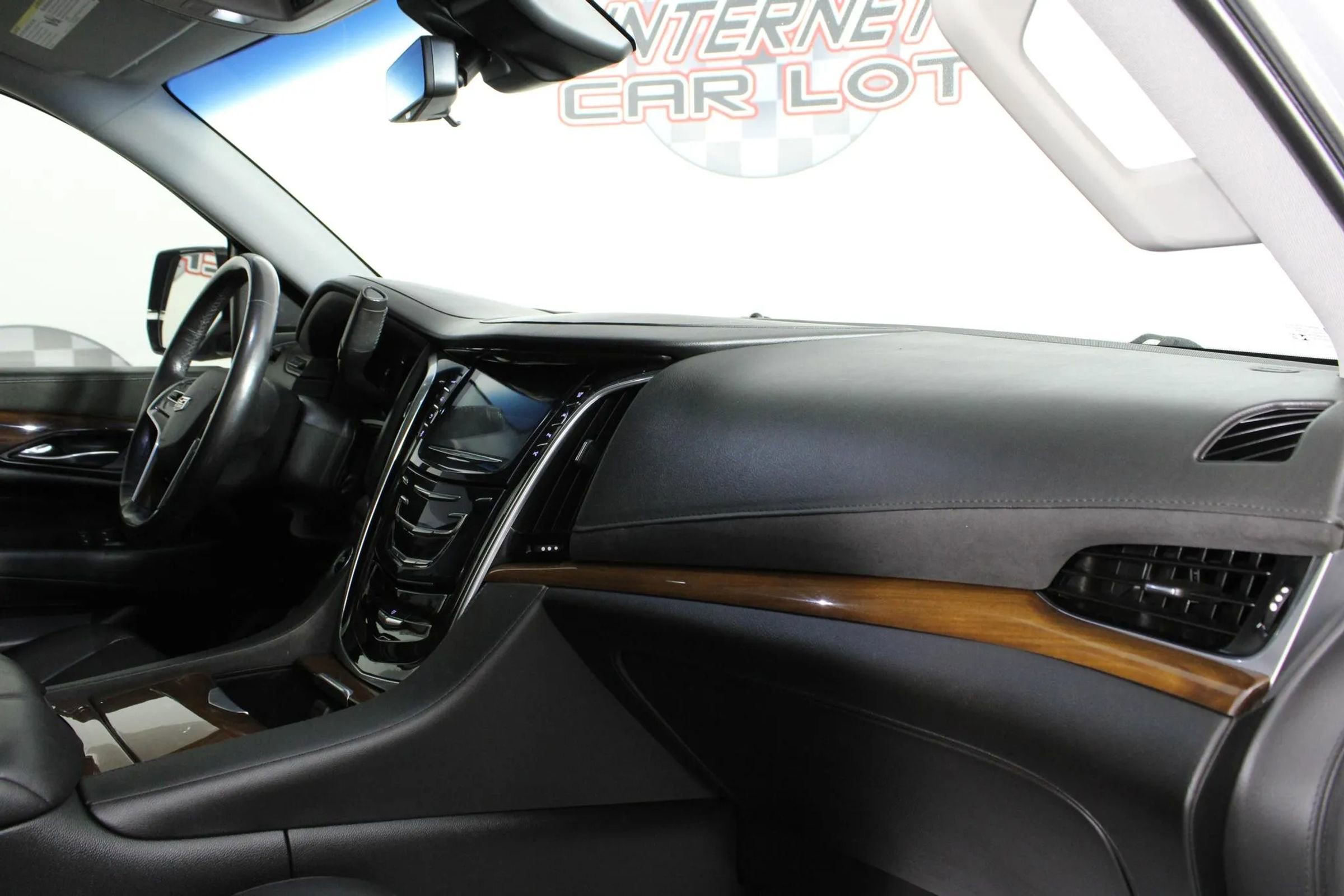 Used 2020 Cadillac Escalade ESV Luxury image 12