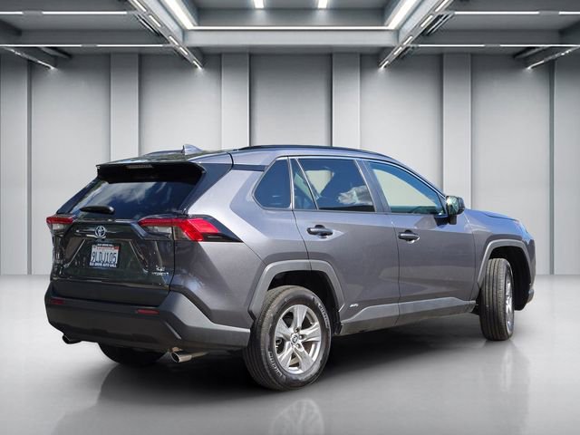 Used 2024 Toyota RAV4 LE AWD/4WD image 4