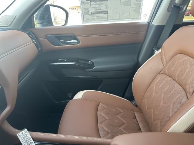 New 2026 Nissan Pathfinder Platinum w/ Cargo Package image 23