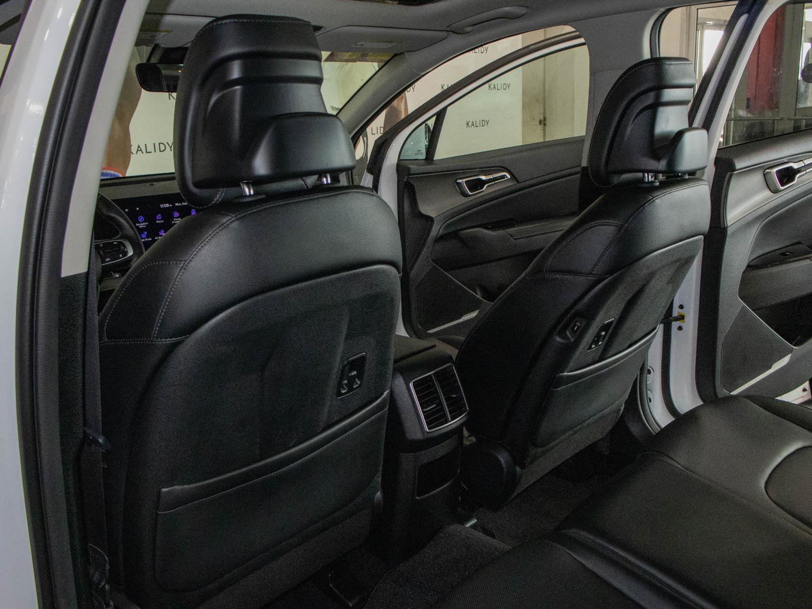 New 2025 Kia Sportage SX image 10