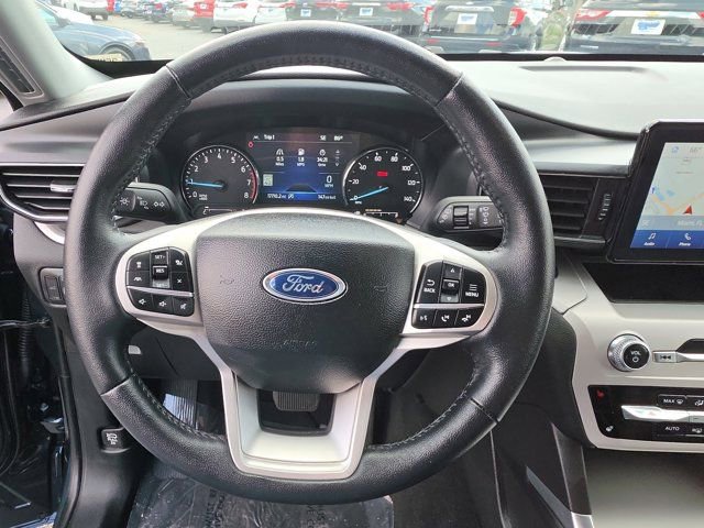 Used 2024 Ford Explorer XLT w/ Equipment Group 202A RWD image 23