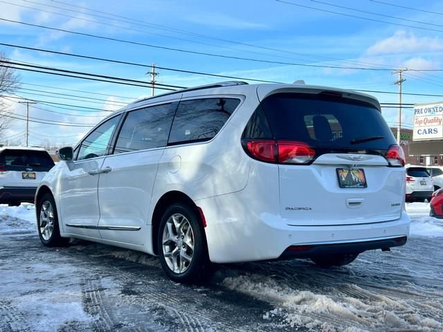 Used 2019 Chrysler Pacifica Limited image 6