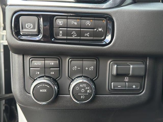 New 2026 GMC Yukon XL Elevation AWD/4WD image 30