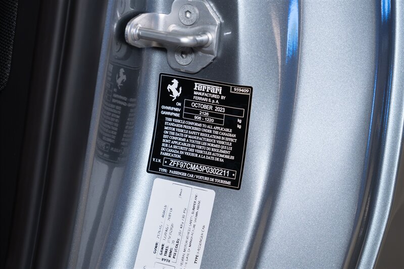 Used 2023 Ferrari 812 GTS RWD image 32