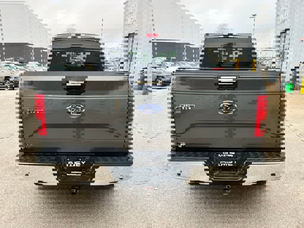 Used 2017 Ford F150 XLT w/ Equipment Group 302A Luxury image 5