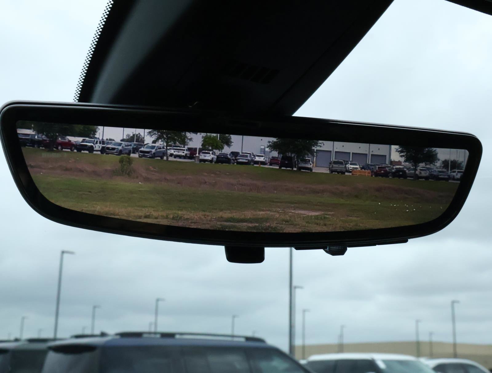 Used 2024 Cadillac Escalade ESV Luxury image 67