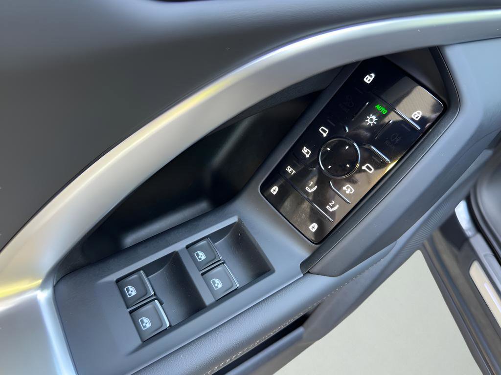 Used 2025 Audi Q5 Premium w/ Convenience Package image 29