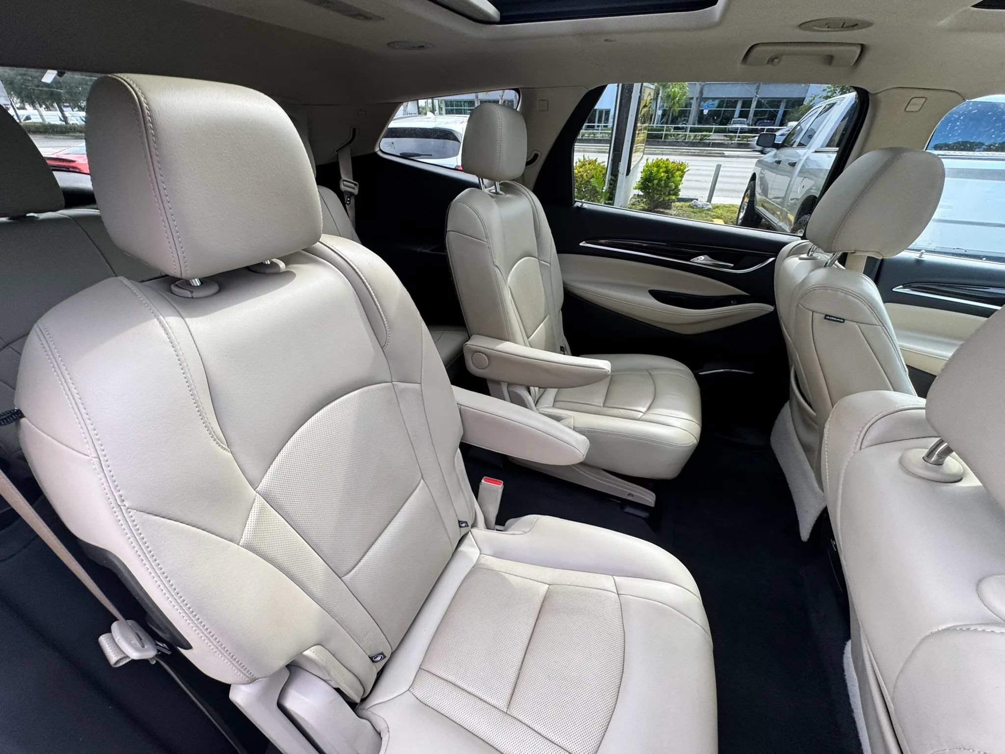 Used 2019 Buick Enclave Premium w/ Experience Buick Package FWD image 21
