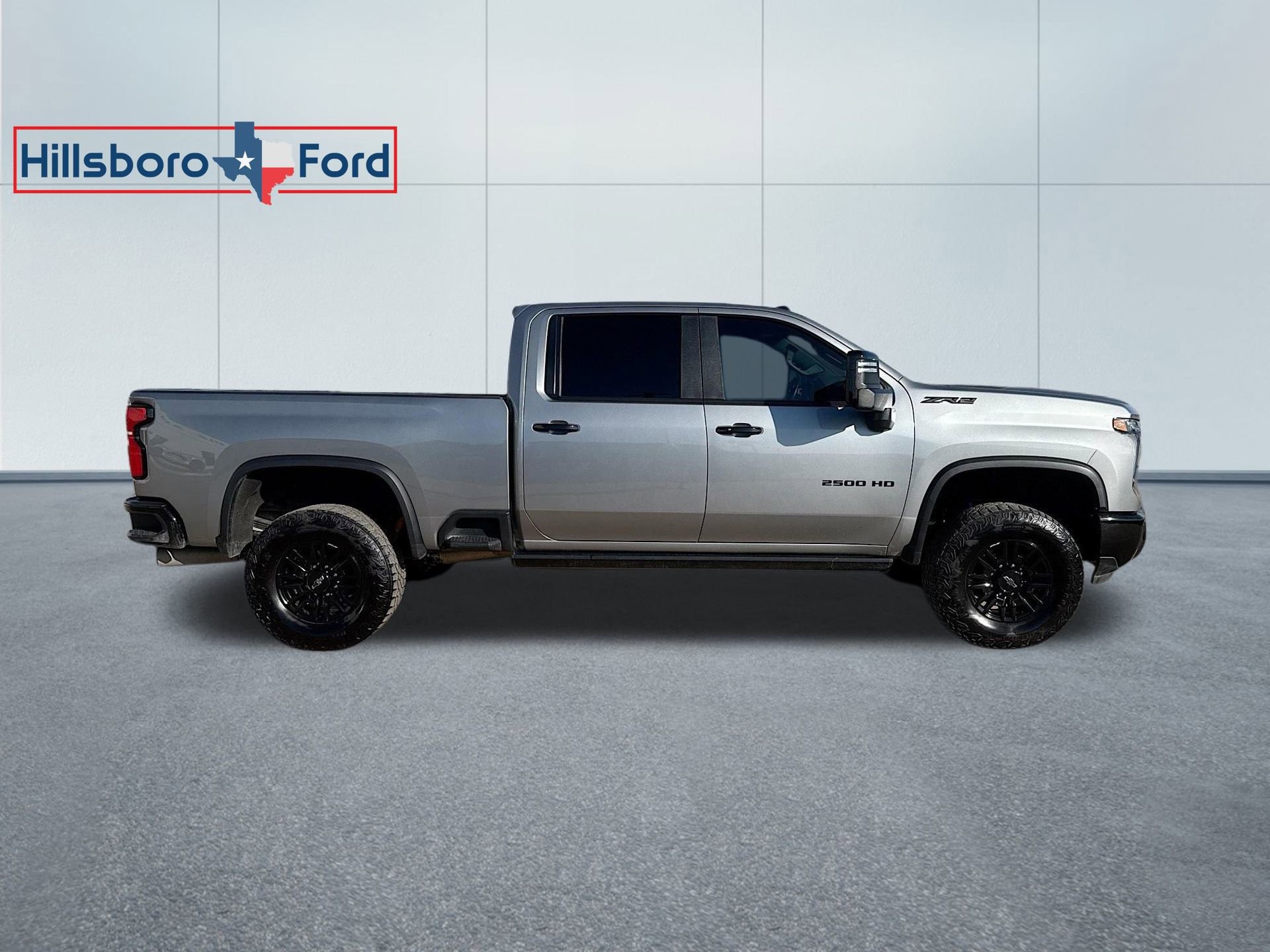 Used 2024 Chevrolet Silverado 2500 ZR2 w/ Technology Package image 6