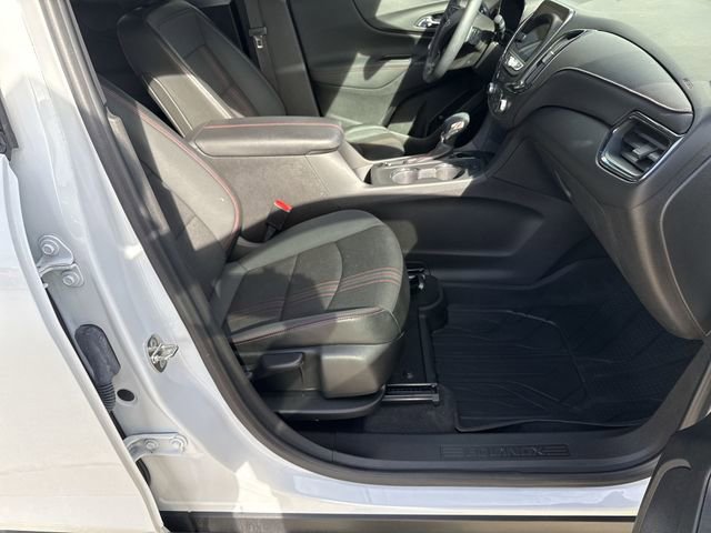 Certified 2022 Chevrolet Equinox RS w/ Infotainment Package image 28