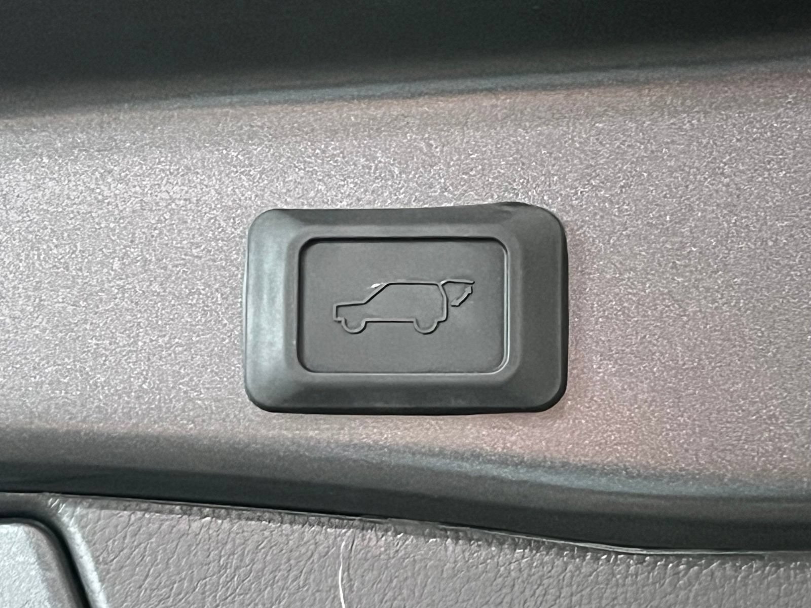 Used 2023 Toyota RAV4 XLE w/ Convenience Package AWD/4WD image 11