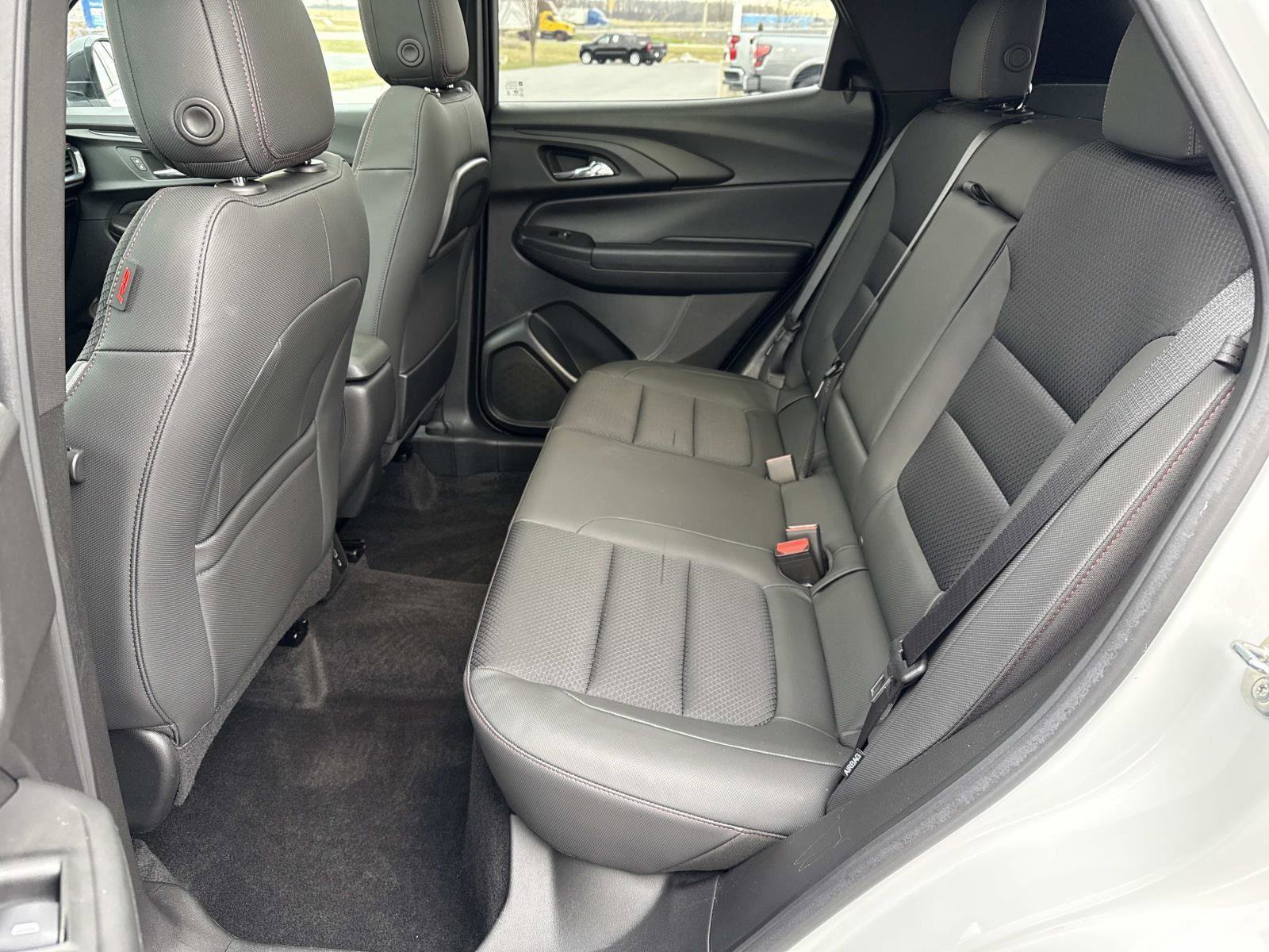 Used 2023 Chevrolet TrailBlazer RS w/ Sun and Liftgate Package image 22