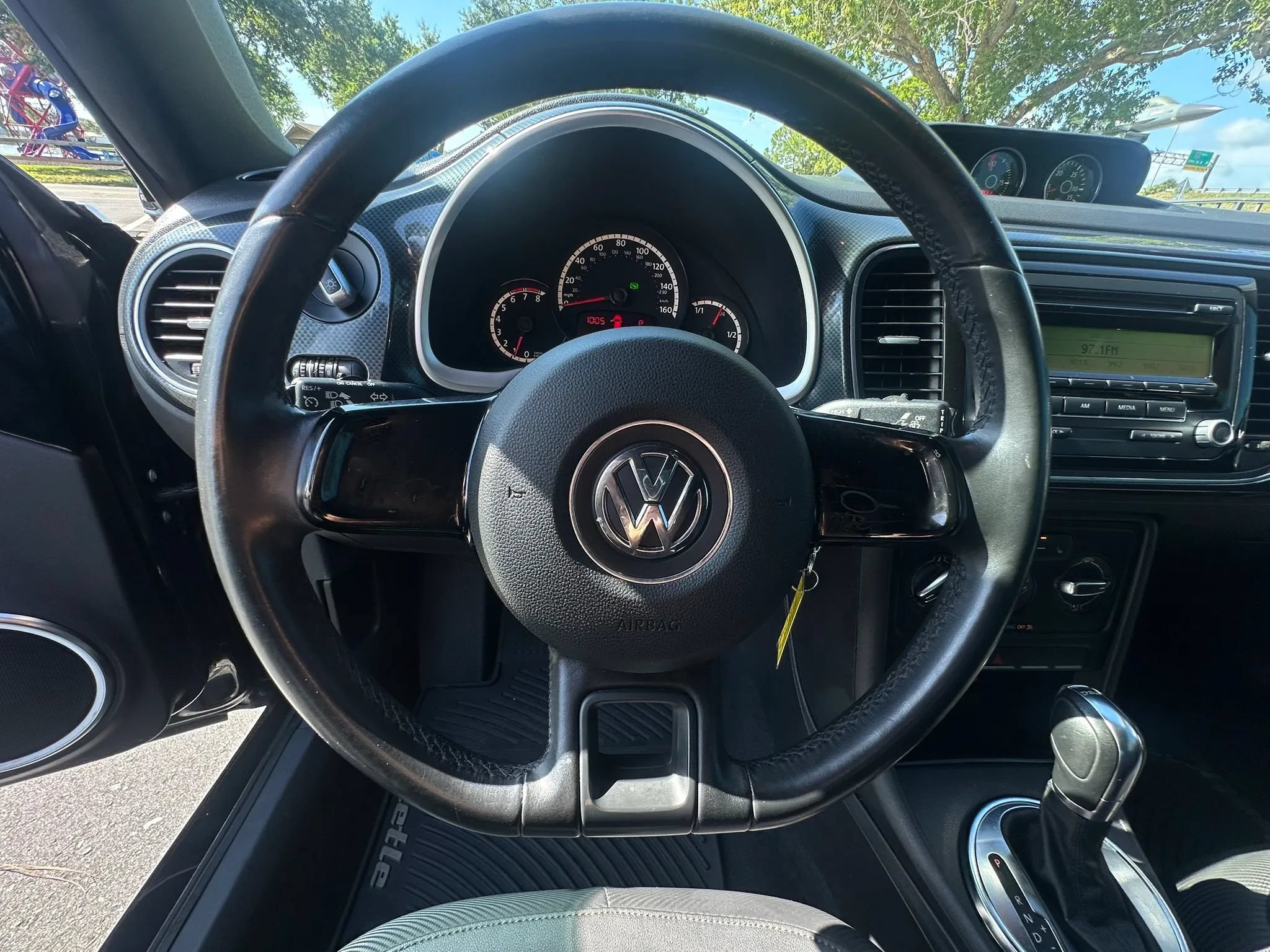 Used 2013 Volkswagen Beetle 2.0T FWD image 31